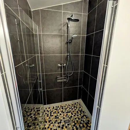 Maison Familiale Avec Jacuzzi Holiday home *