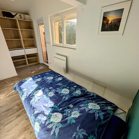 Holiday home Maison Familiale Avec Jacuzzi